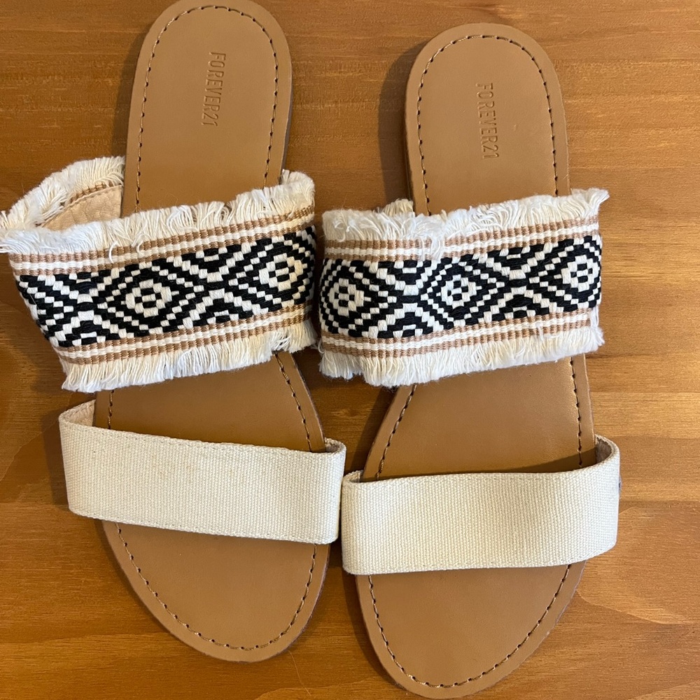 Forever 21 Tan Woven Strappy Sandals 9